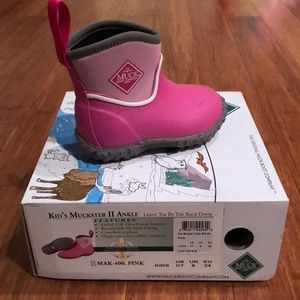 Baby muck boot